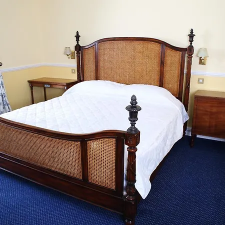 Bed & Breakfast Reddans Of Luxury Bed & Breakfast, Restaurant And Bar Bettystown