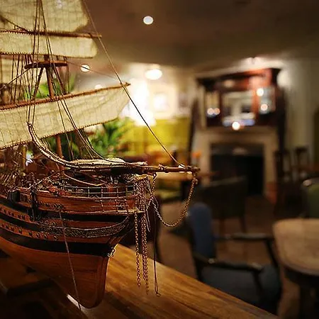 לינה וארוחת בוקר Reddans Of Luxury Bed & Breakfast, Restaurant And Bar בטיסטאון