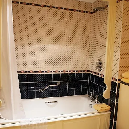 Reddans Of Luxury Bed & Breakfast, Restaurant And Bar 3* בטיסטאון