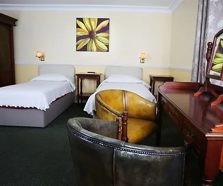 Reddans Of Luxury Bed & Breakfast, Restaurant And Bar לינה וארוחת בוקר בטיסטאון