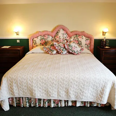 Reddans Of Luxury Bed & Breakfast, Restaurant And Bar לינה וארוחת בוקר בטיסטאון